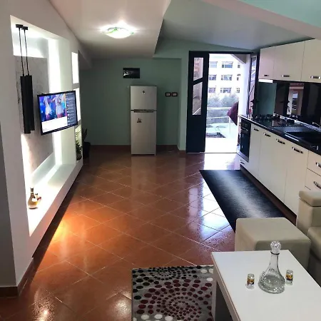 Modern By Ceni, Apartment